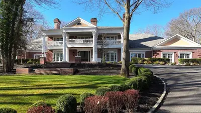 Photograph of 98 Cliff Road