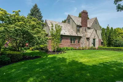 Photograph of 311 Woodland Drive