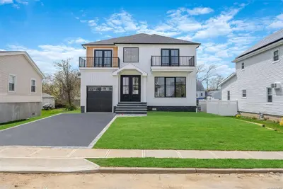 Photograph of 759 Pecan Street