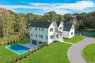 Photograph of 6 Lakewood Lane