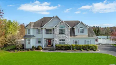 Photograph of 9 Monticello Drive