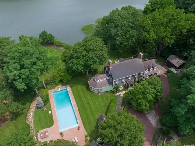Photograph of 146 Oakside Drive