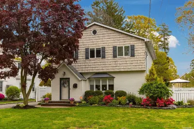 Photograph of 544 Potter Boulevard