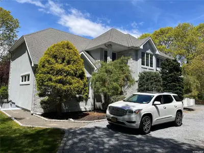 Photograph of 2 Carmen View Drive