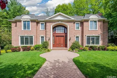 Photograph of 21 Hickory Drive