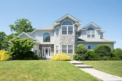 Photograph of 33 Southview Circle