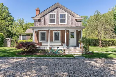 Photograph of 800 Lighthouse Road