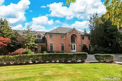 Photograph of 1 Stirrup Court