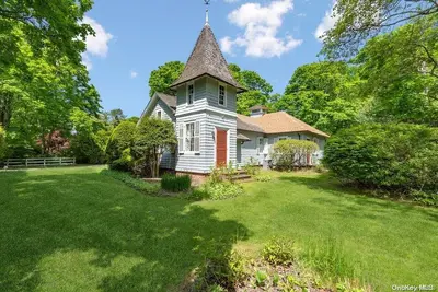Photograph of 1 Chapel Avenue