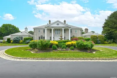 Photograph of 9 Colonial Drive