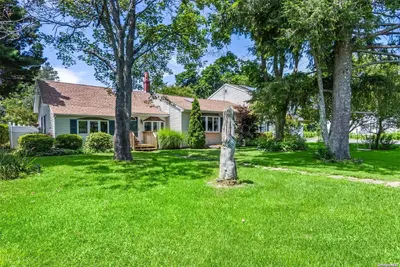 Photograph of 517 Raynor Avenue