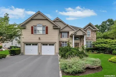 Photograph of 15 Eckernkamp Drive