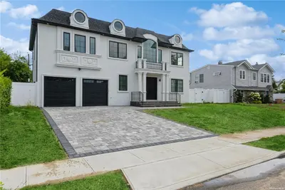 Photograph of 2491 Marshall Drive
