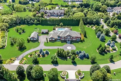 Photograph of 17 Hickory Drive