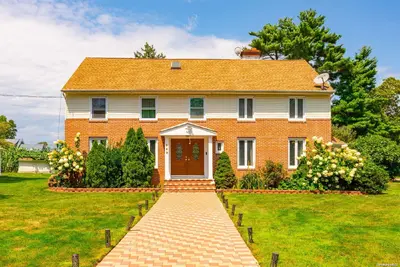 Photograph of 149 3rd Avenue