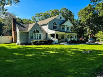 Photograph of 6 Saddlebrook Court