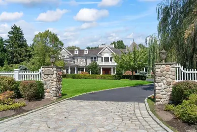 Photograph of 2 Mowbray Lane