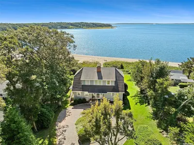 Photograph of 780 East Road