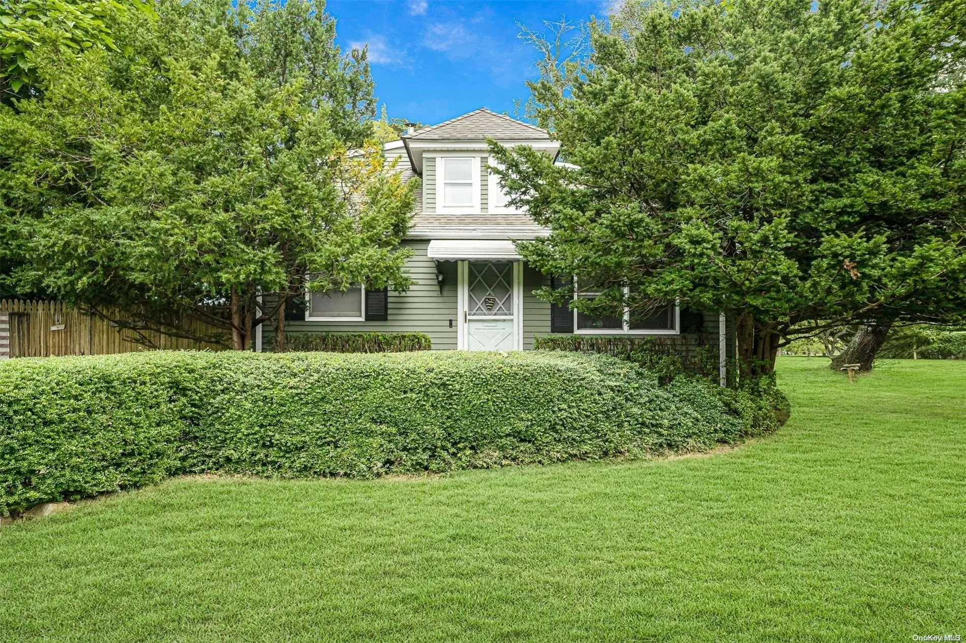 Photograph of 57 Seatuck Avenue