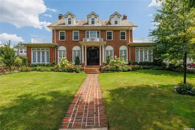 Photograph of 149 Hempstead Avenue