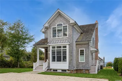 Photograph of 938 Sound Shore Road