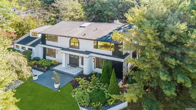 Photograph of 322 Anchorage Drive