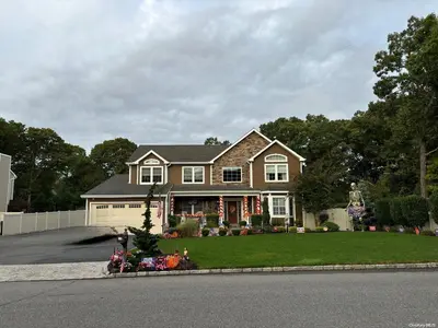 Photograph of 110 Main Avenue