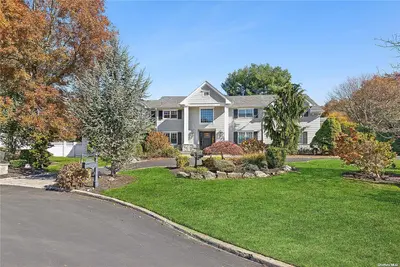 Photograph of 2 Westwind Court