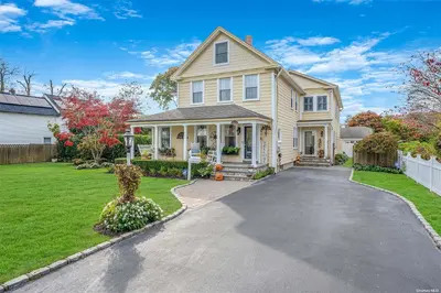 Photograph of 10 Cleveland Avenue