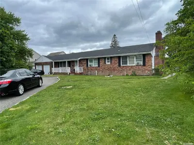 Photograph of 924 Fulton St